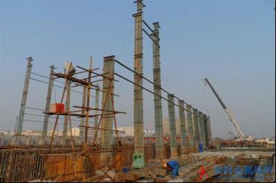 中國一冶:承建的安徽霍邱1號焦爐輕鋼結構大棚正式安裝